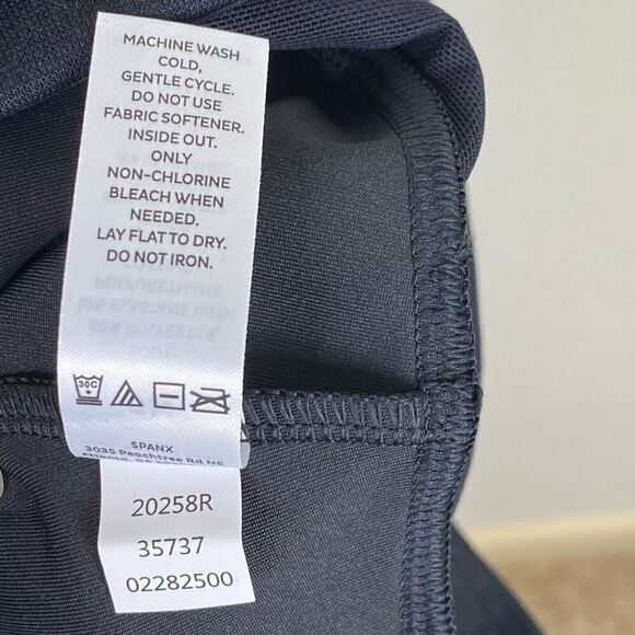 Assets by Spanx Black All Over Faux Leather Shaping Leggings Size 1X - Picture 6 of 6